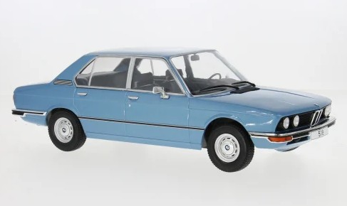 BMW 520 (E12) 1973 Lichtblauw - 1:18